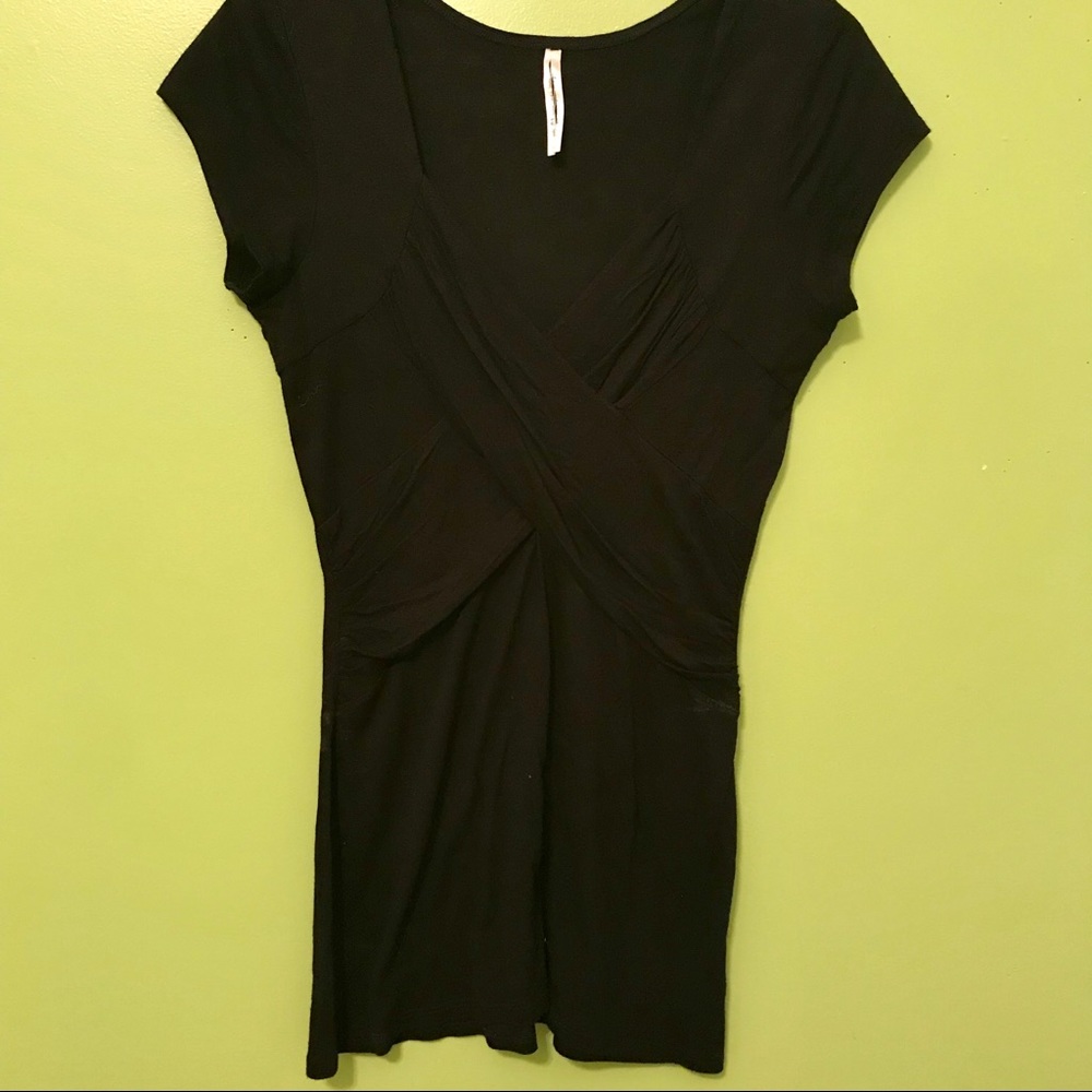 Wrap front tee by Filati